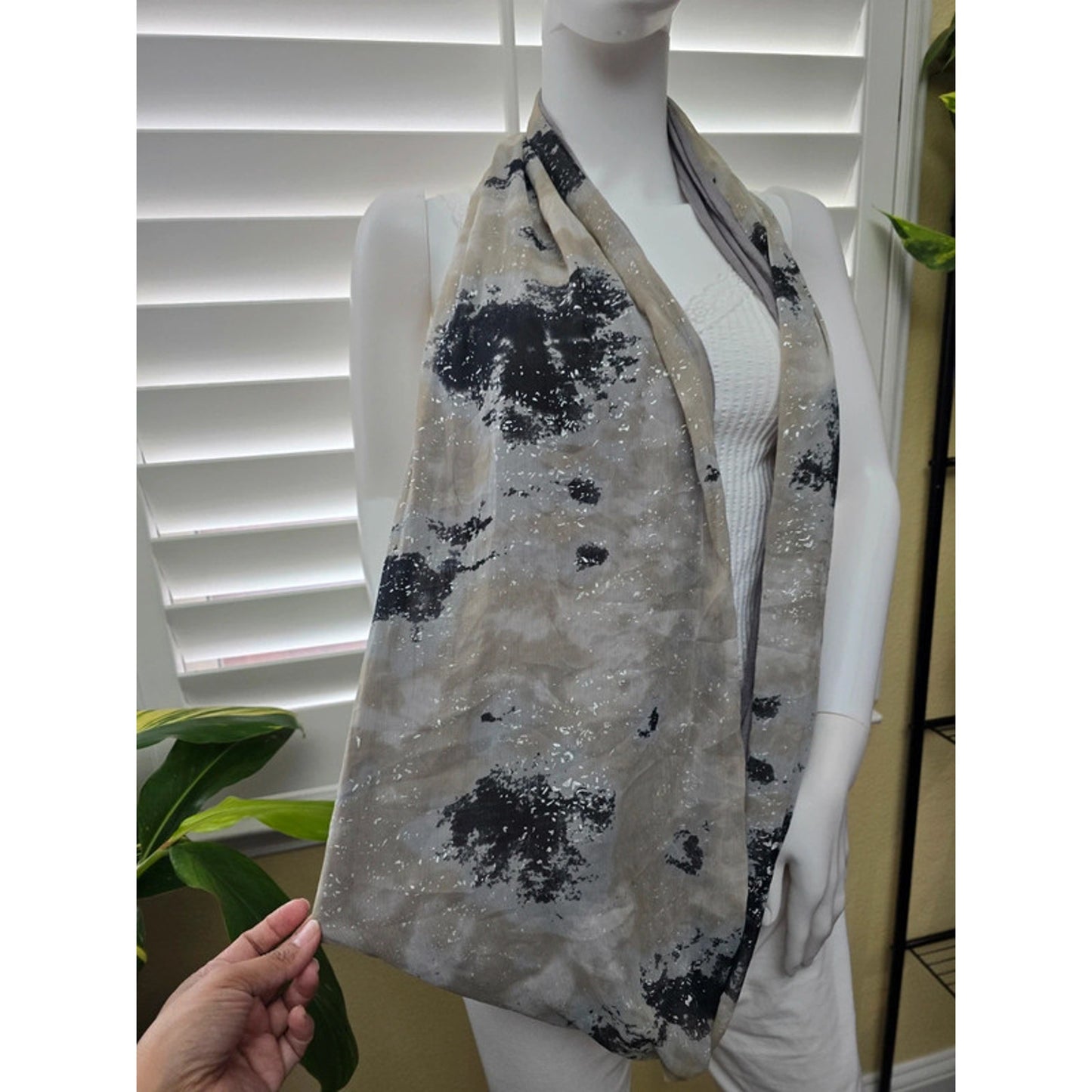 Apt 9 Gray Silver Spotted 90s Y2K Infinity Scarf OSFM