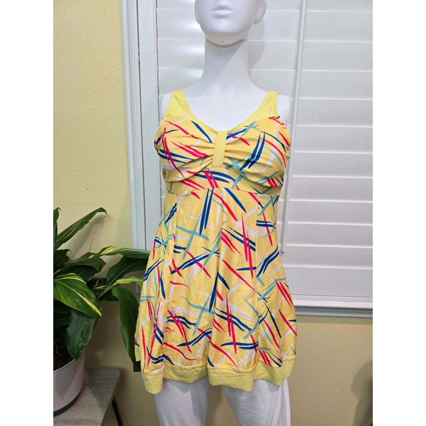 Yellow Sleeveless Geometric Pattern Top Medium