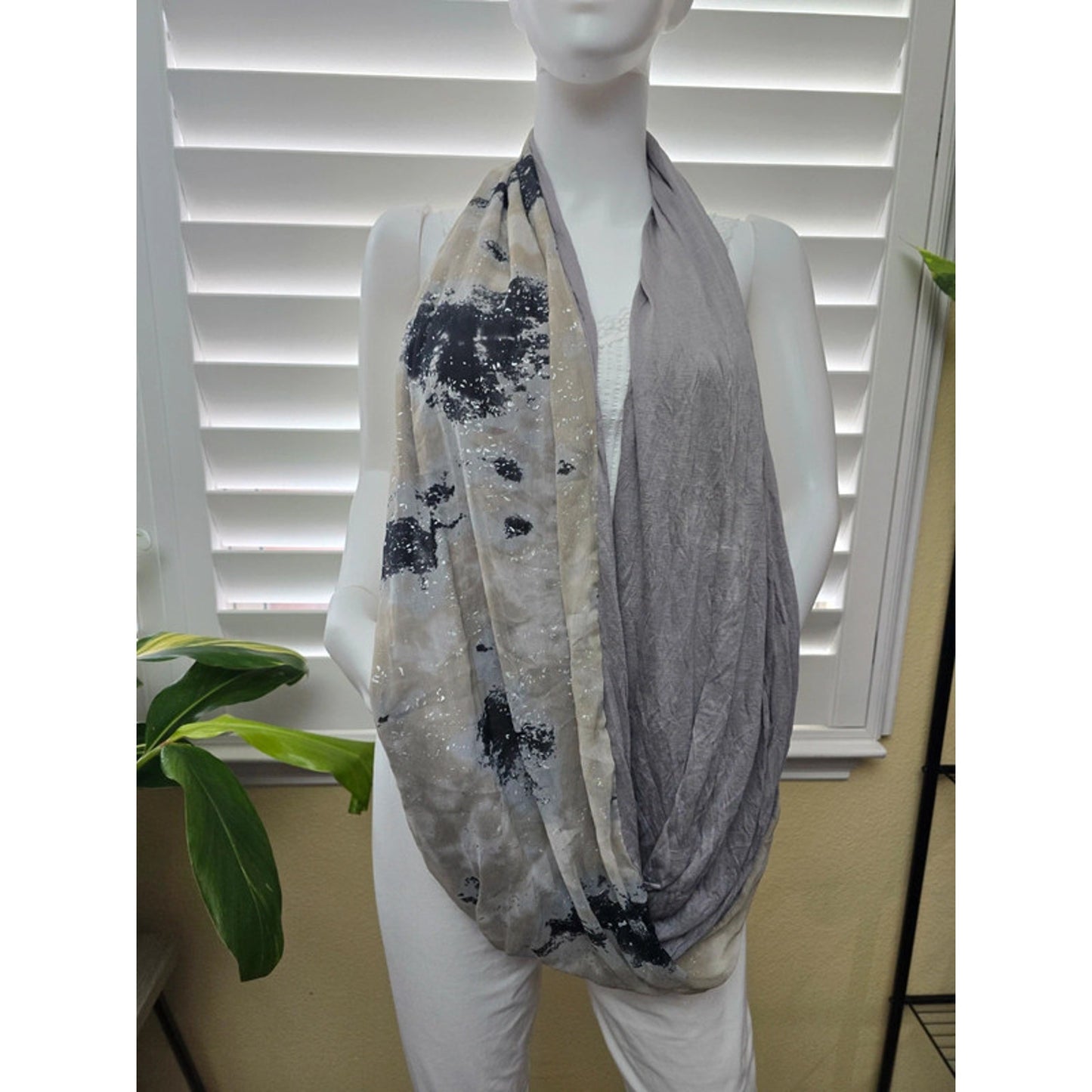 Apt 9 Gray Silver Spotted 90s Y2K Infinity Scarf OSFM