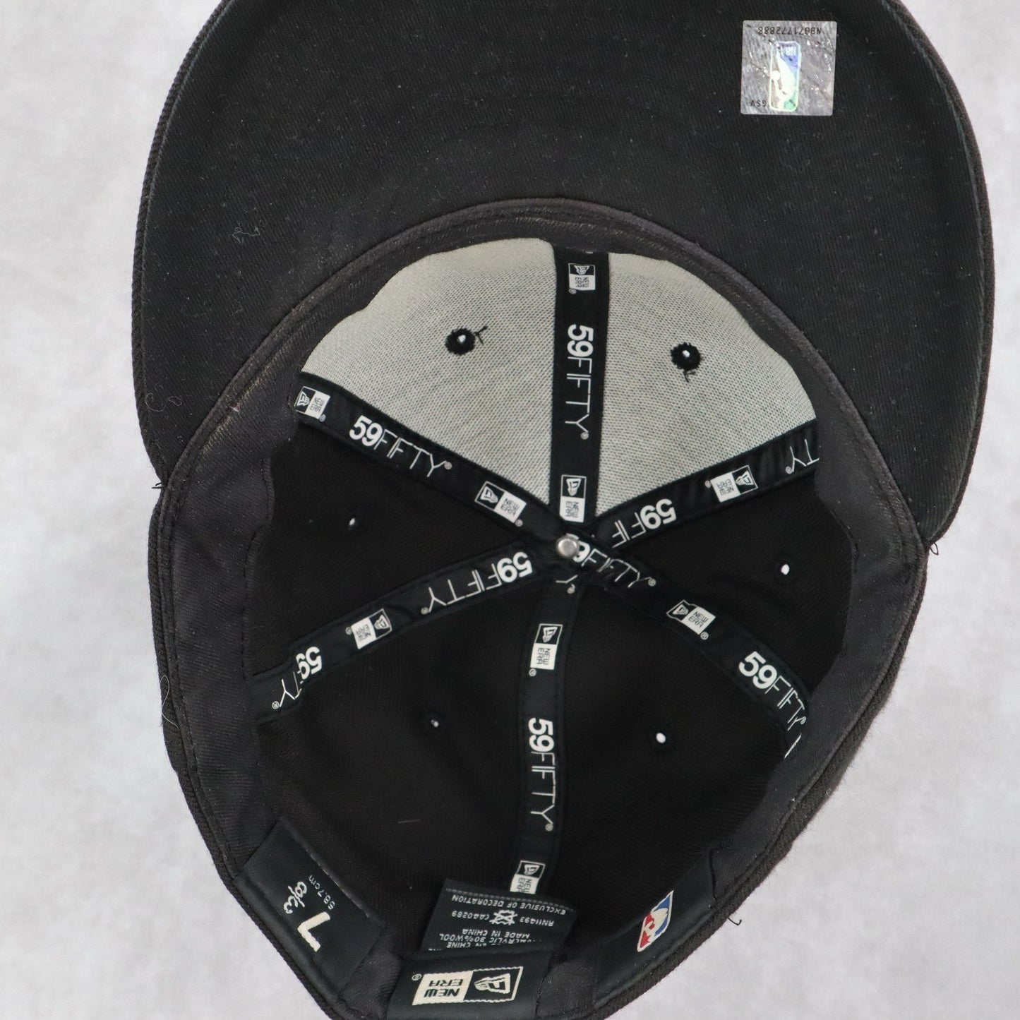 New Era Black Flat Bill 59FIFTY Fitted 7 3/8 NBA Athletic Fans Baseball Cap Hat