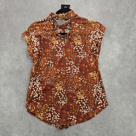 059. No Boundaries Brown Floral Crisscross Short Sleeve Button Down Top Small