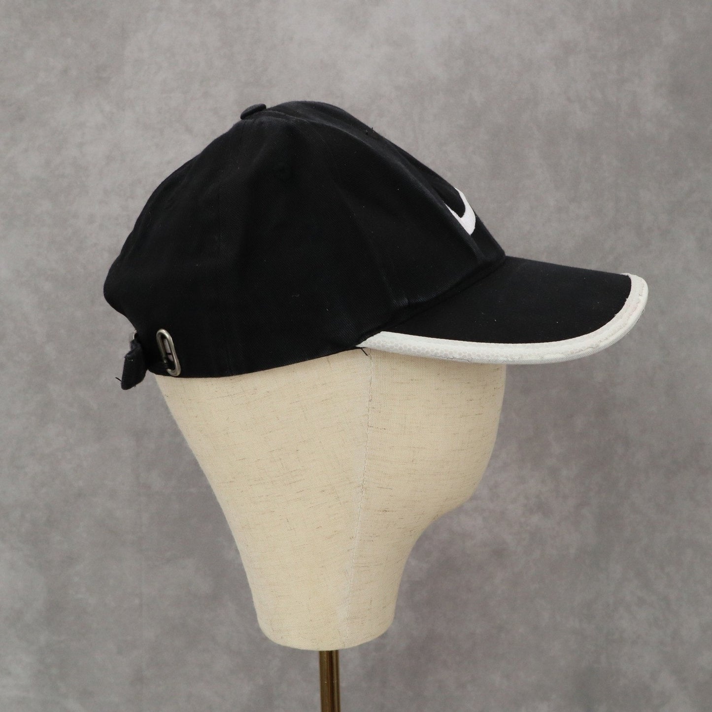 Nike Black White Raw Logo Cloth Strap Athletic Golf Baseball Cap Hat Small