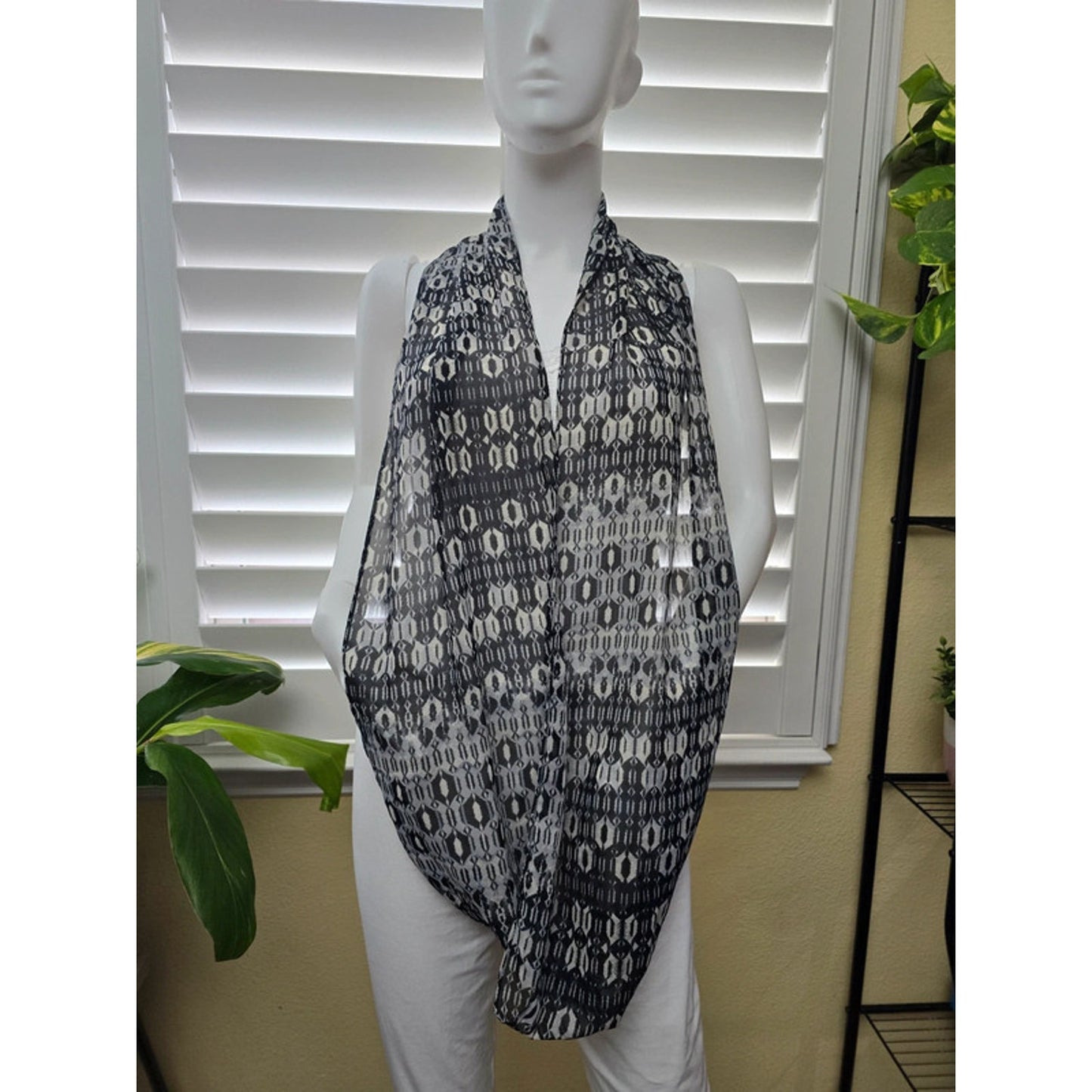 Black Geometric Pattern Y2K 90s Infinity Scarf OSFM