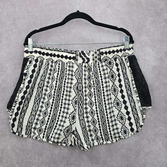 O'Rageous Black White Lace Stretch Boho Pattern Bottoms Pants Shorts Plus XL