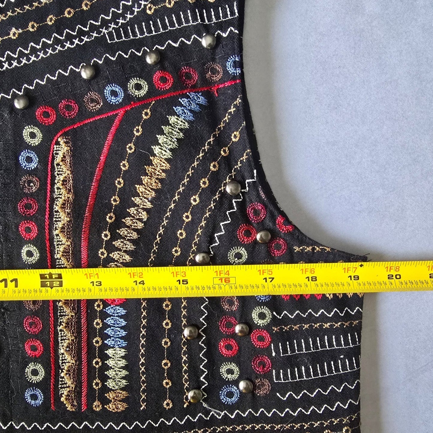Black Indie Embroidered Western Studded Royal Snap Luxury Chico's Vest 1 Medium