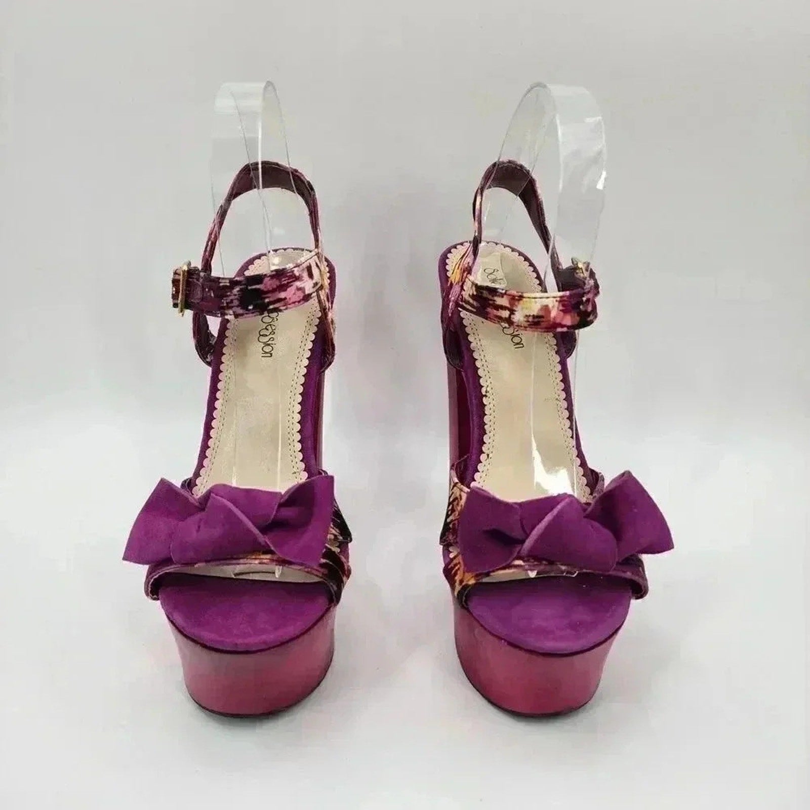 Sole Obsession Chunky Platform Purple Heels Buckle Open Toe Womans Size 7.5 Heel
